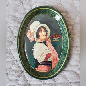 Vintage printed 1973 Coca-Cola Betty Change Tray